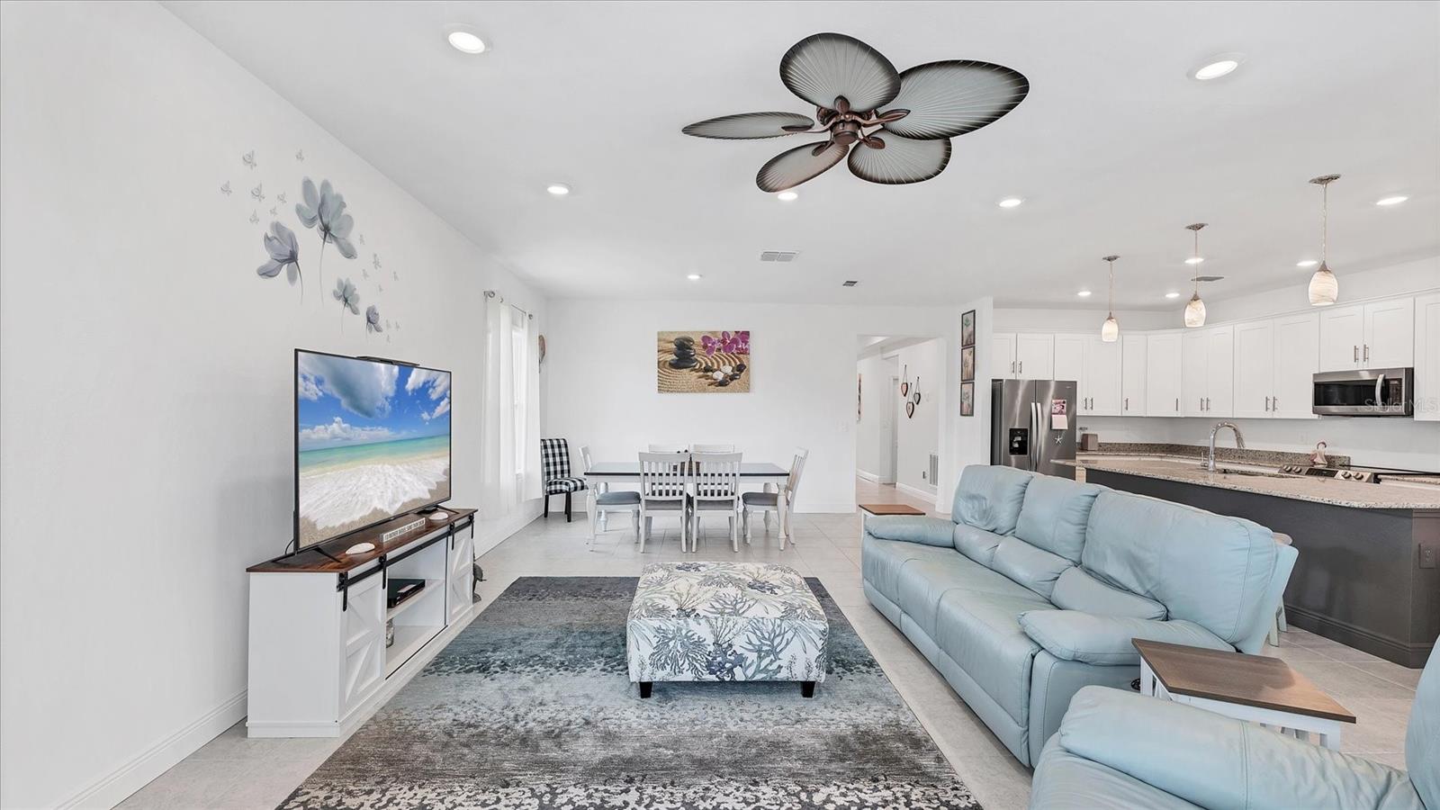 Image 7 of 43 For 16153 Alcira Circle