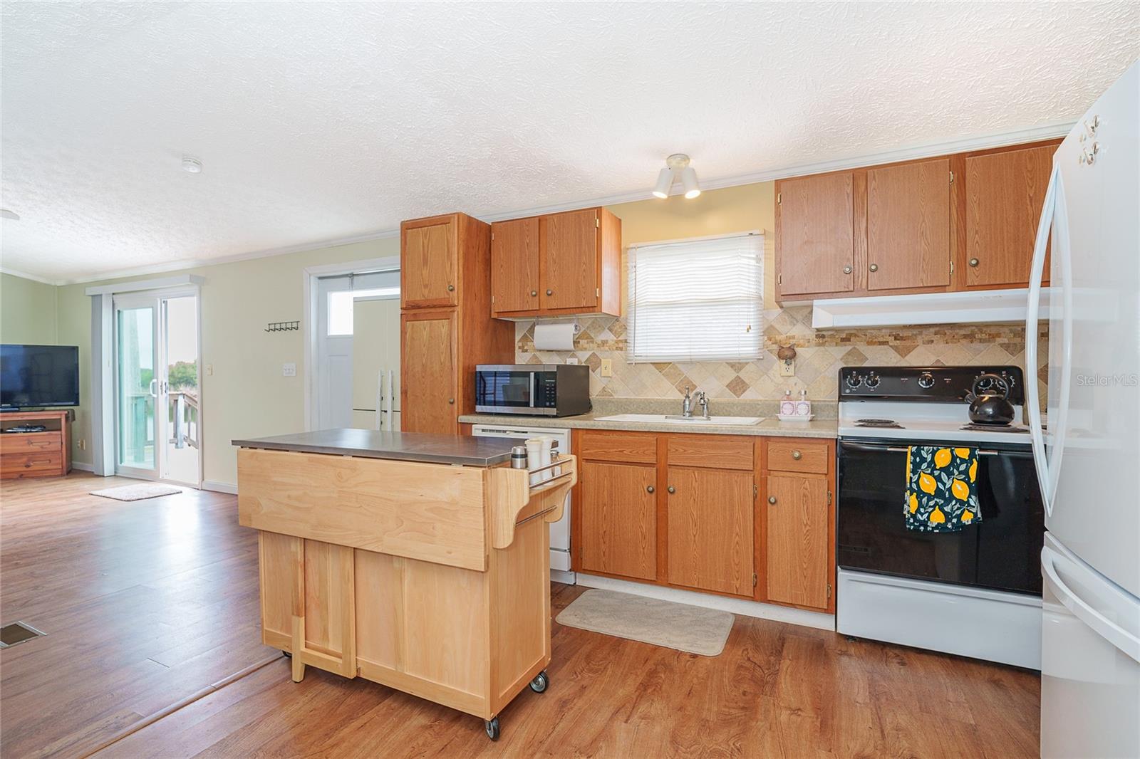 Image 15 of 46 For 8320 Riverside Drive 94