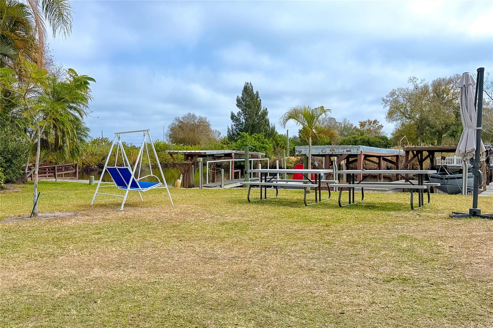 Image 37 of 46 For 8320 Riverside Drive 94