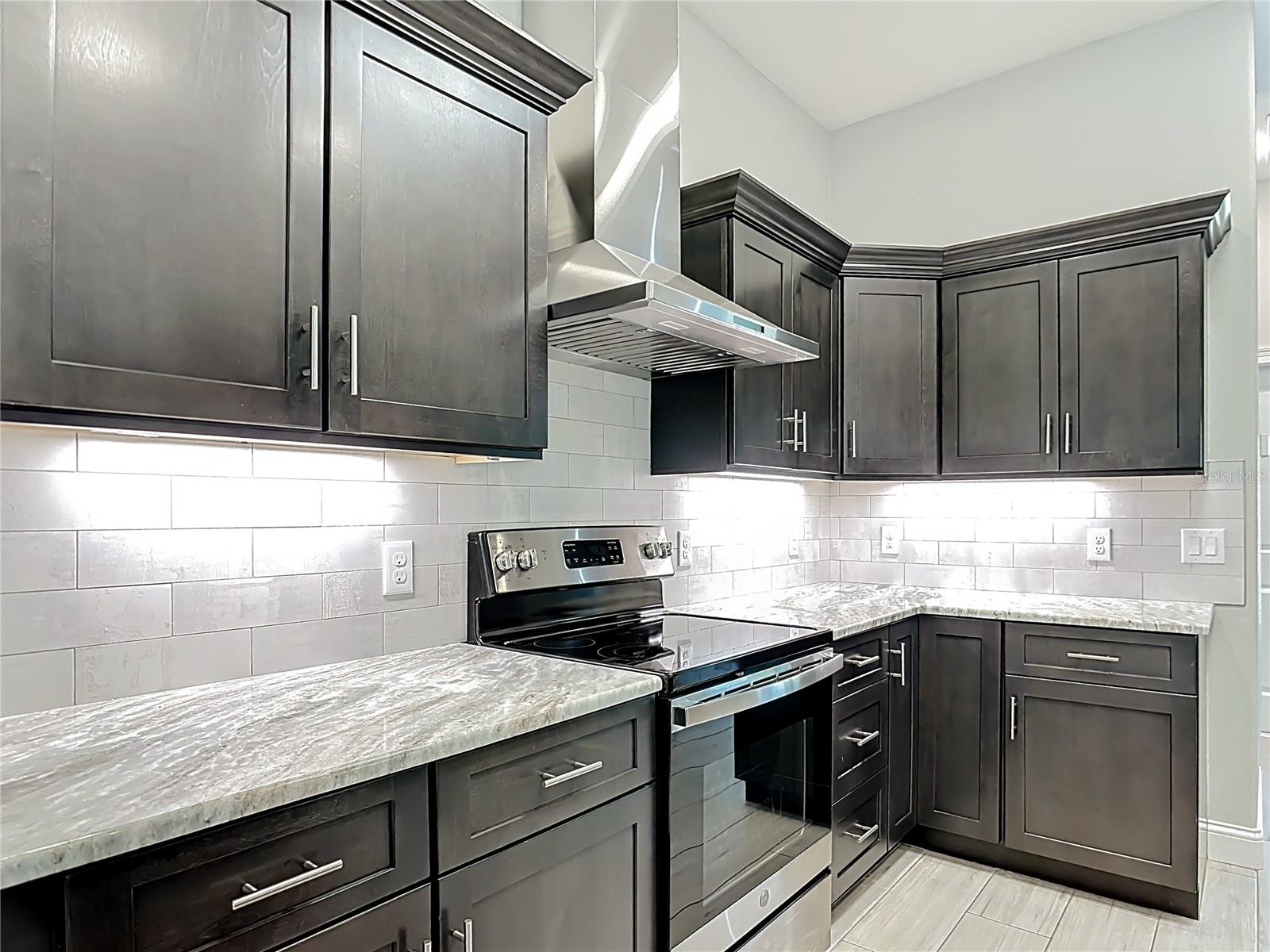 Image 3 of 57 For 540 Alabama Avenue