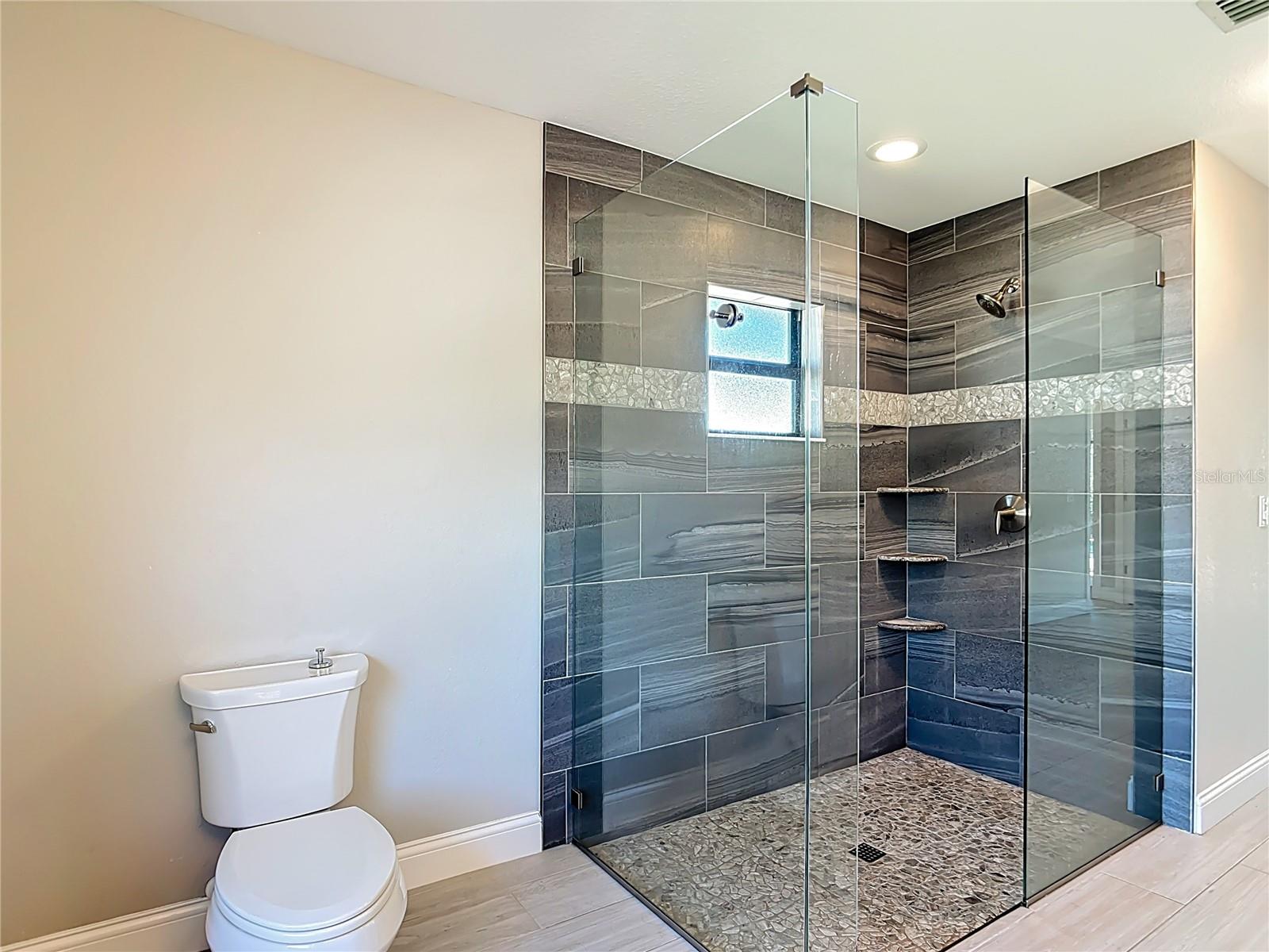 Image 5 of 57 For 540 Alabama Avenue