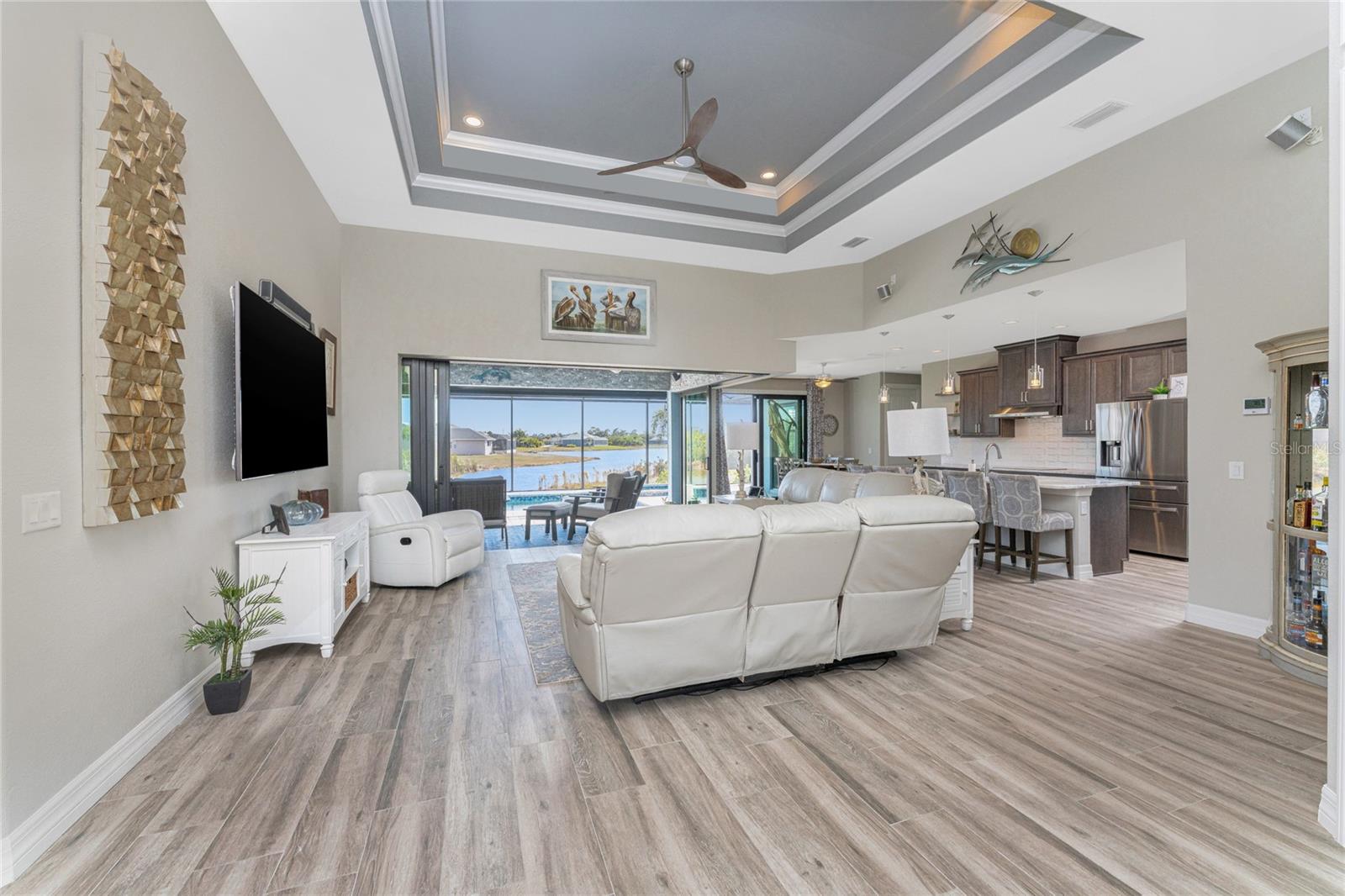 Image 11 of 86 For 401 Albatross Road