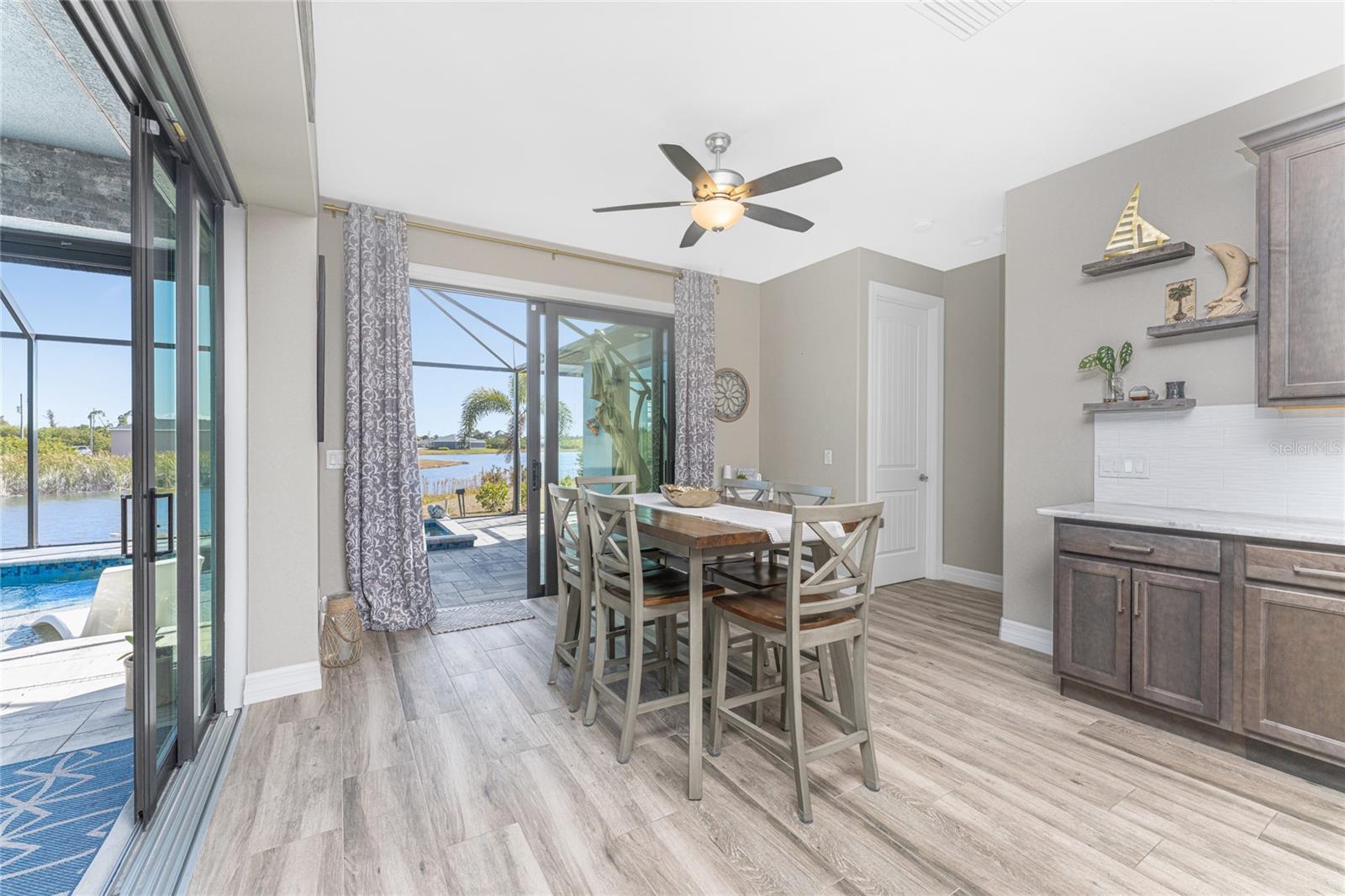 Image 21 of 86 For 401 Albatross Road