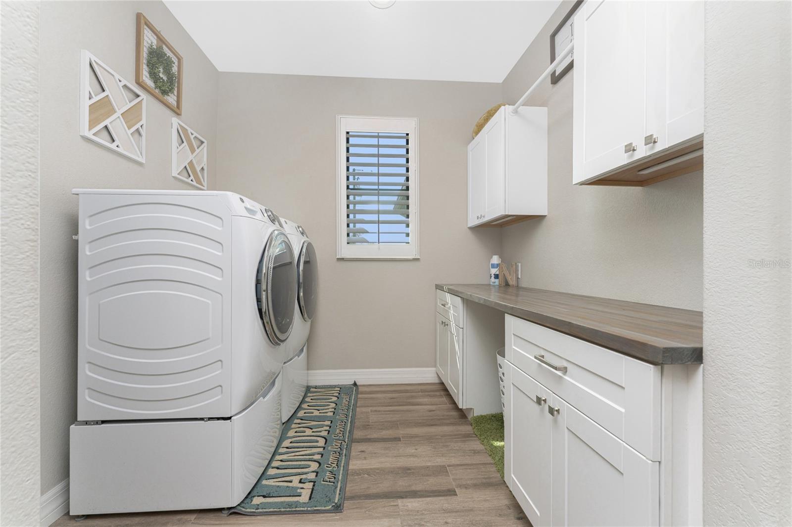 Image 22 of 86 For 401 Albatross Road