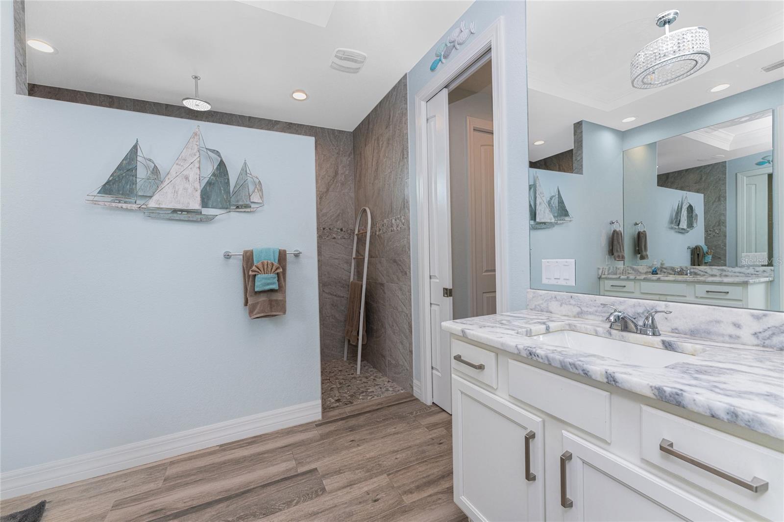 Image 25 of 86 For 401 Albatross Road