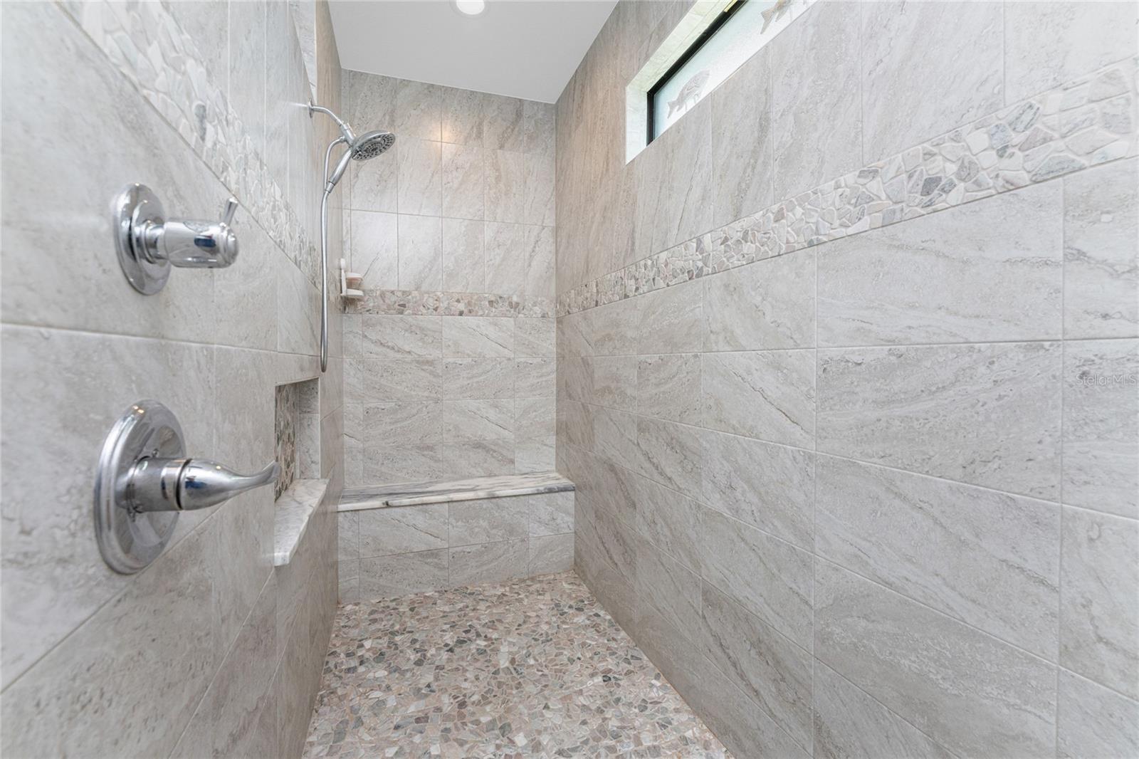 Image 26 of 86 For 401 Albatross Road