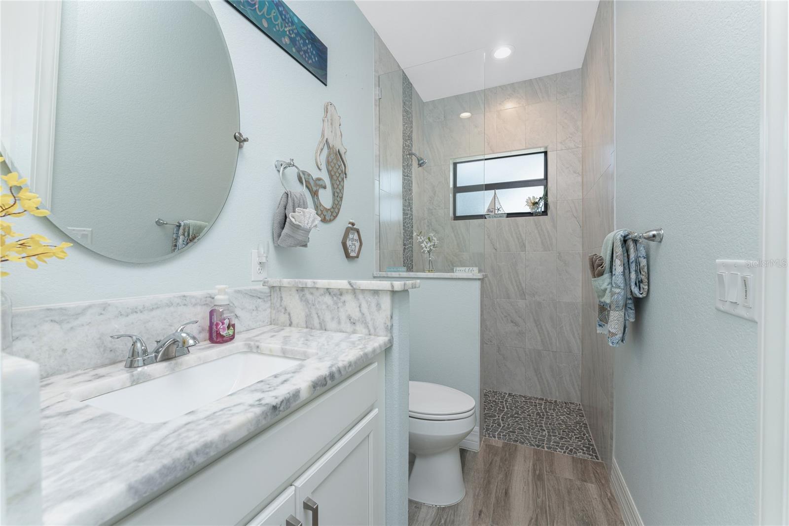 Image 39 of 86 For 401 Albatross Road