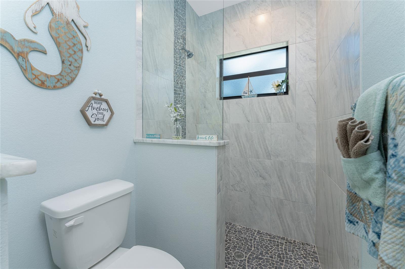 Image 40 of 86 For 401 Albatross Road