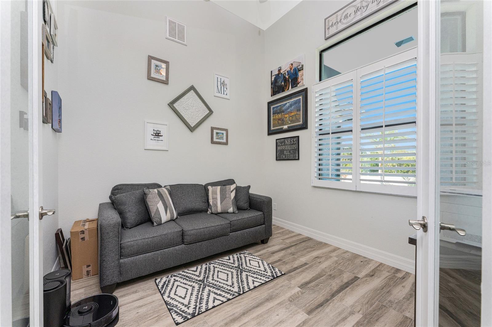 Image 42 of 86 For 401 Albatross Road