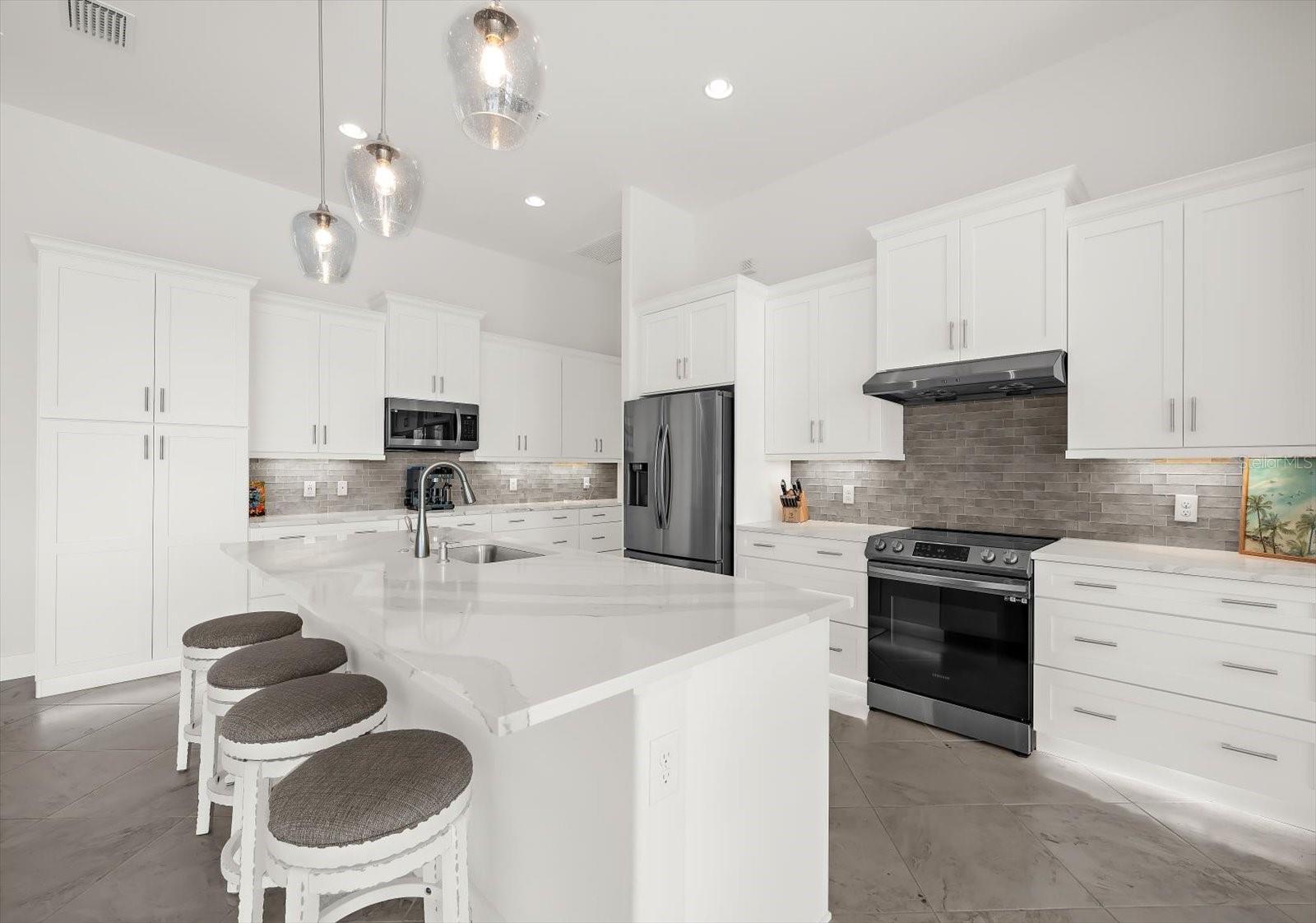 Image 9 of 57 For 15380 Alsask Circle