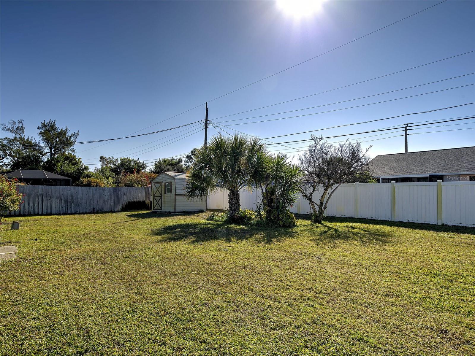 Image 28 of 39 For 1533 Crest Drive