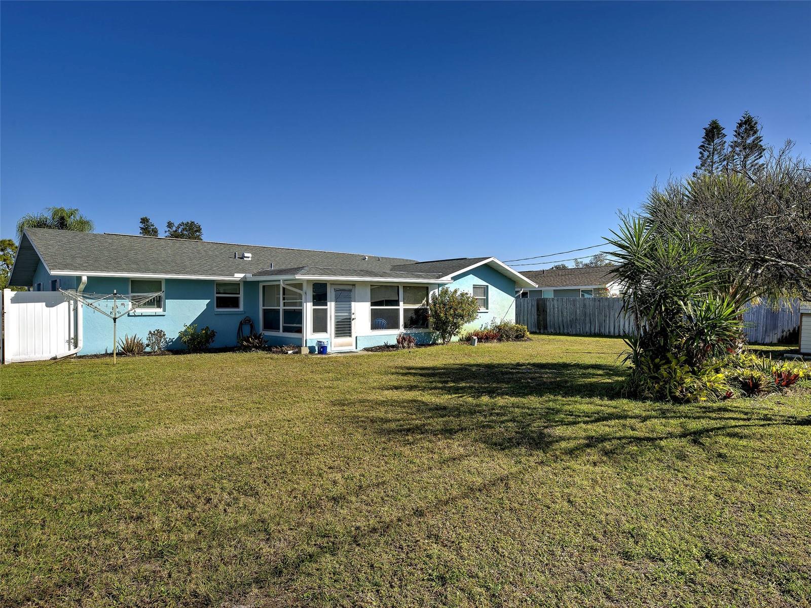 Image 29 of 39 For 1533 Crest Drive