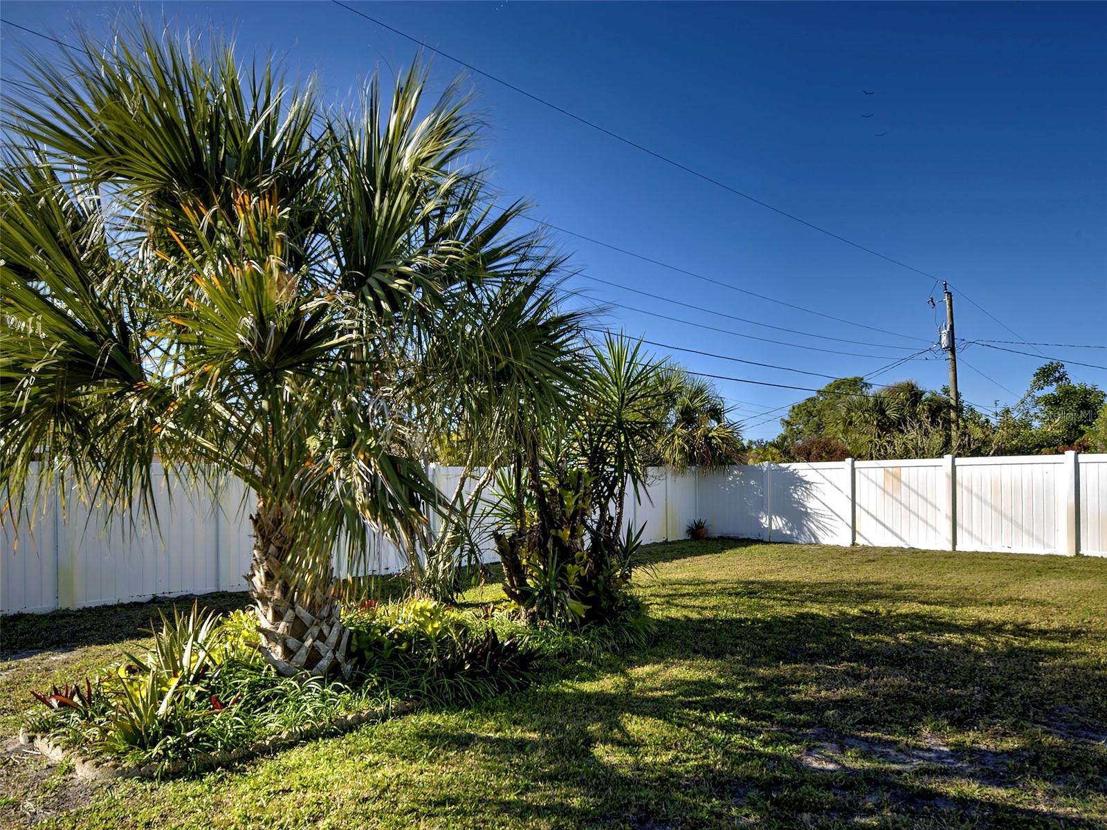 Image 30 of 39 For 1533 Crest Drive