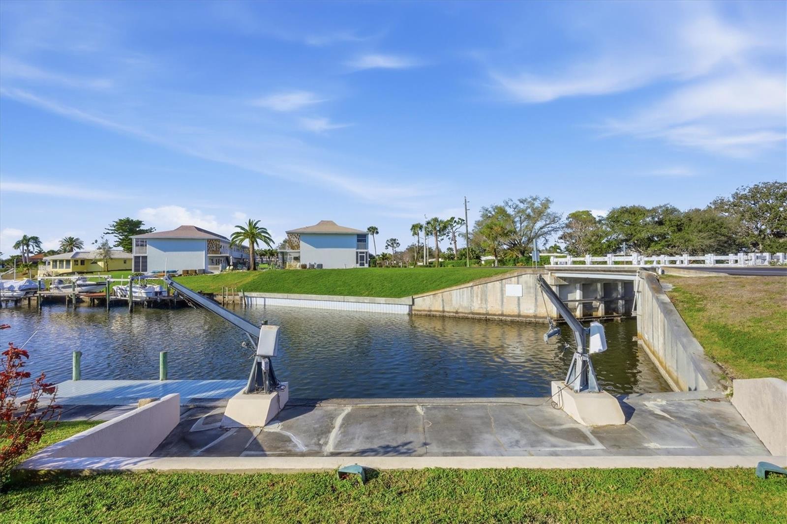 Image 39 of 44 For 157 Englewood Isles Parkway