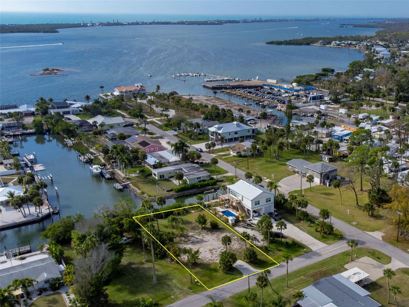 Image 14 of 51 For 46 Harbor Lane