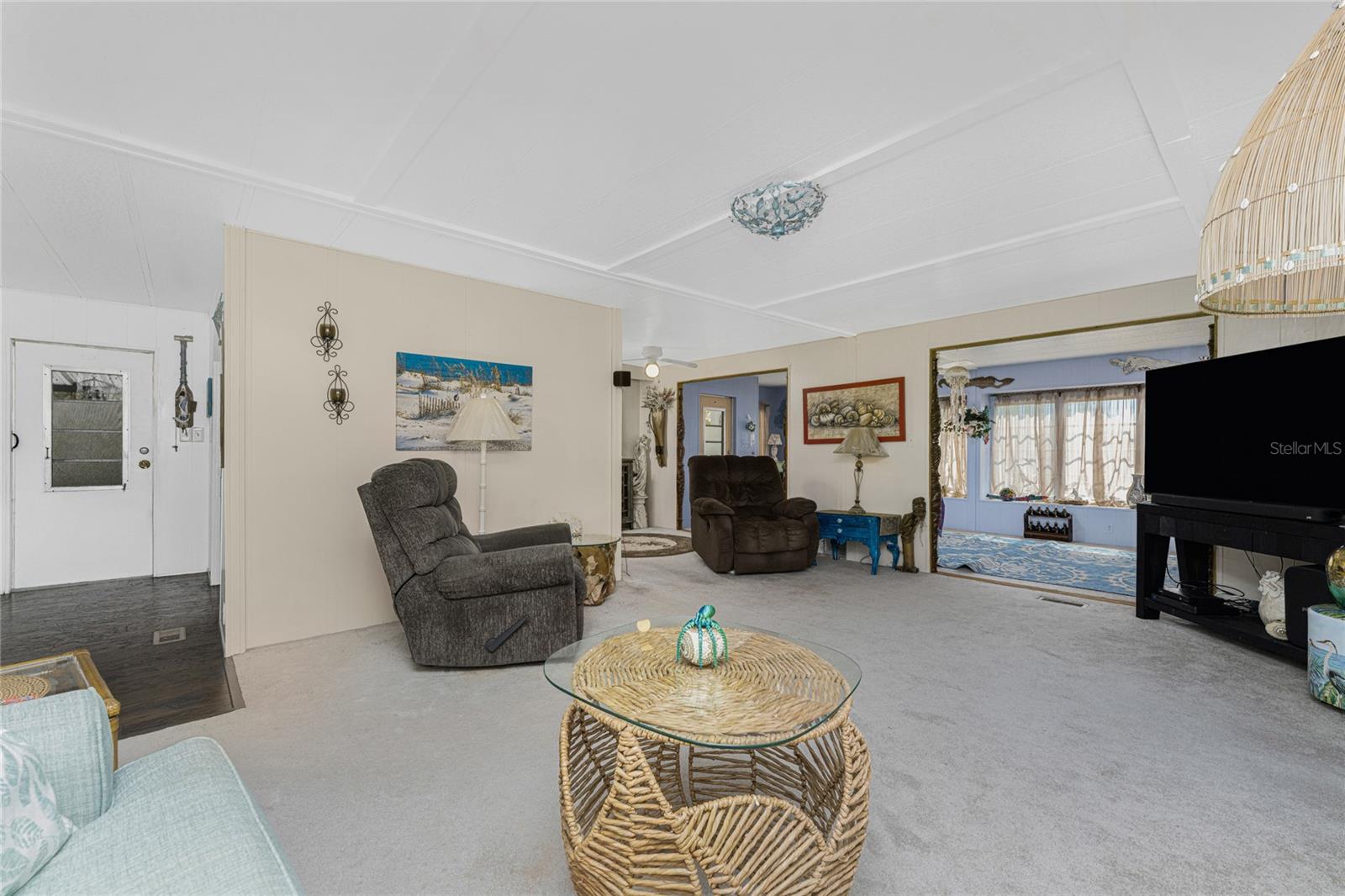 Image 14 of 62 For 327 Calle Liana