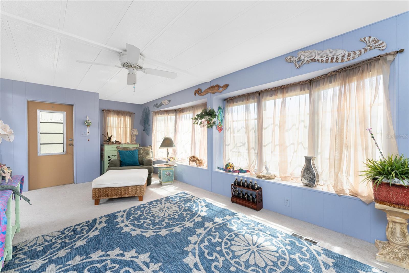 Image 18 of 62 For 327 Calle Liana