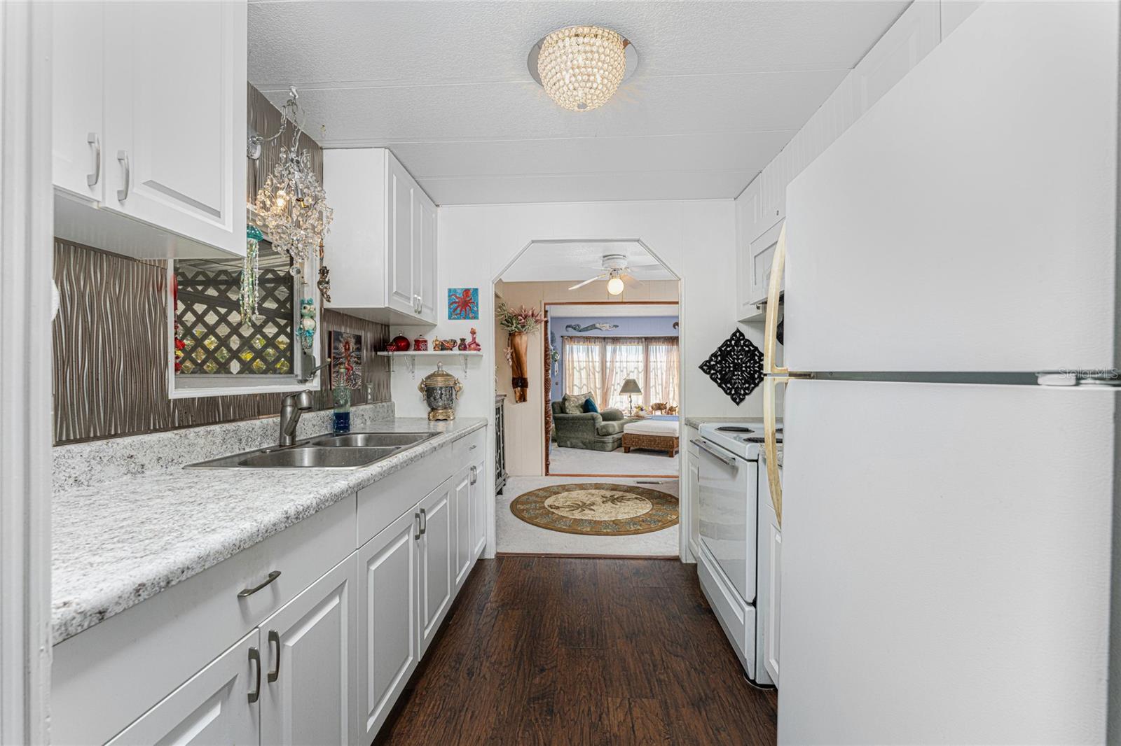 Image 25 of 62 For 327 Calle Liana