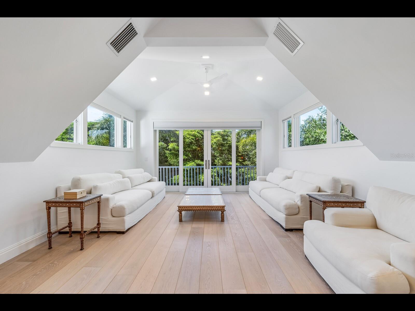 Image 19 of 66 For 2021 20th Street W