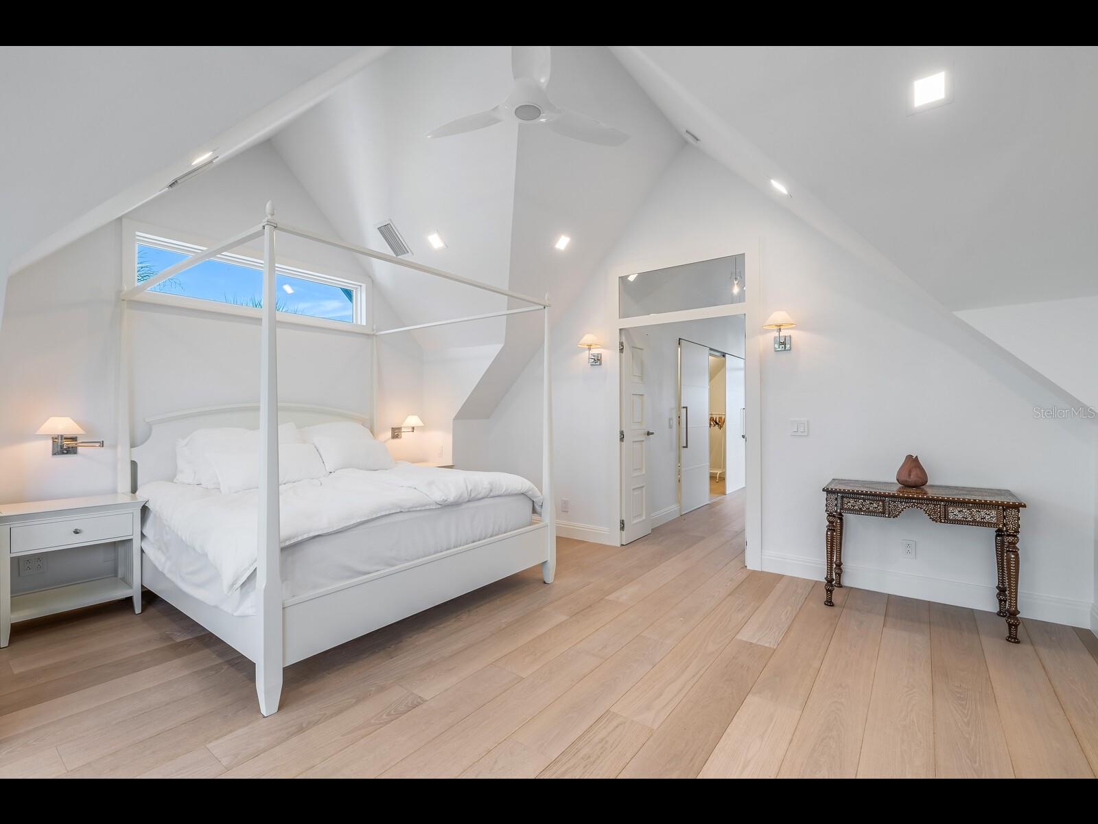 Image 20 of 66 For 2021 20th Street W