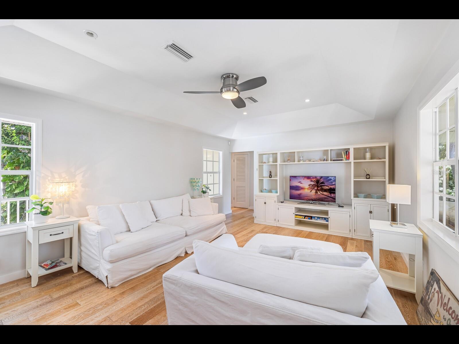 Image 29 of 66 For 2021 20th Street W