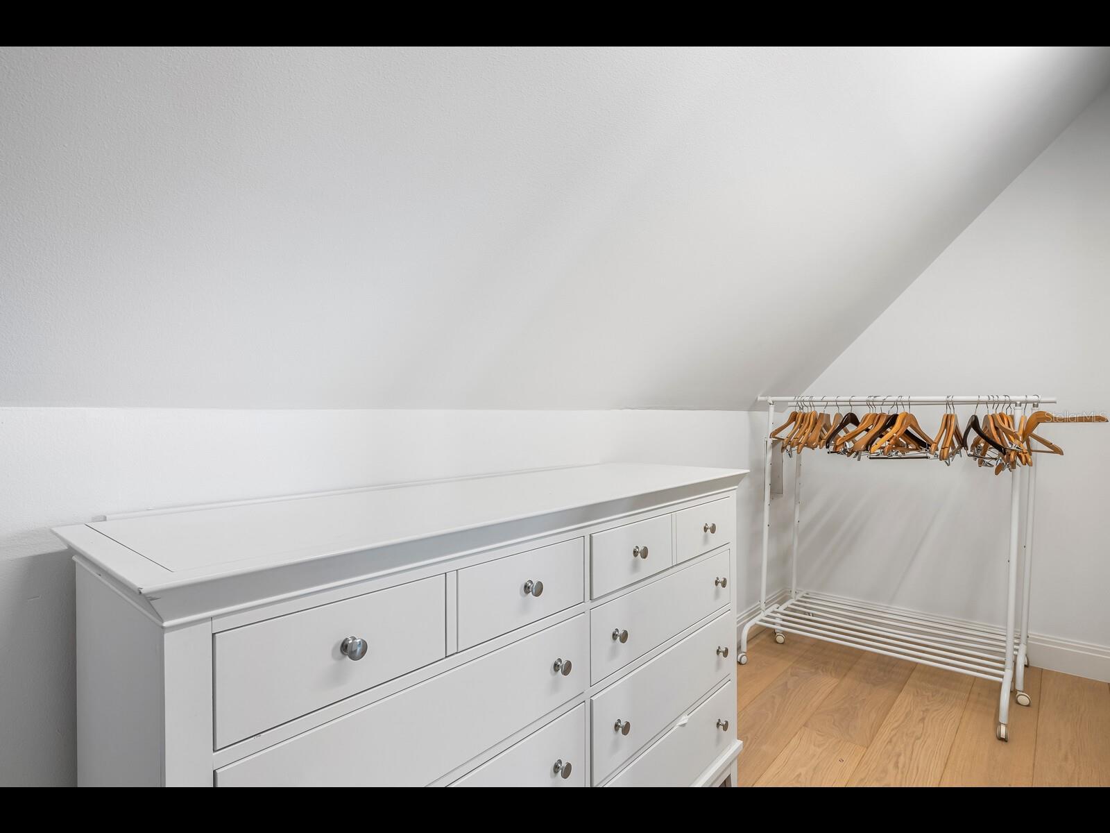 Image 34 of 66 For 2021 20th Street W