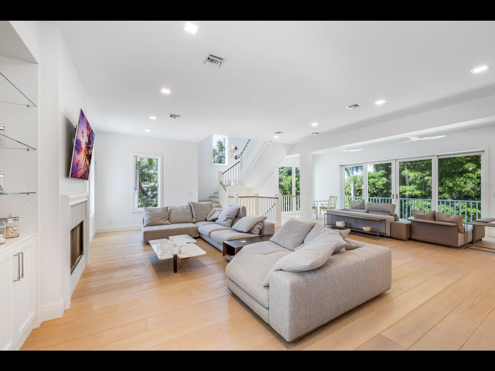 Image 4 of 66 For 2021 20th Street W