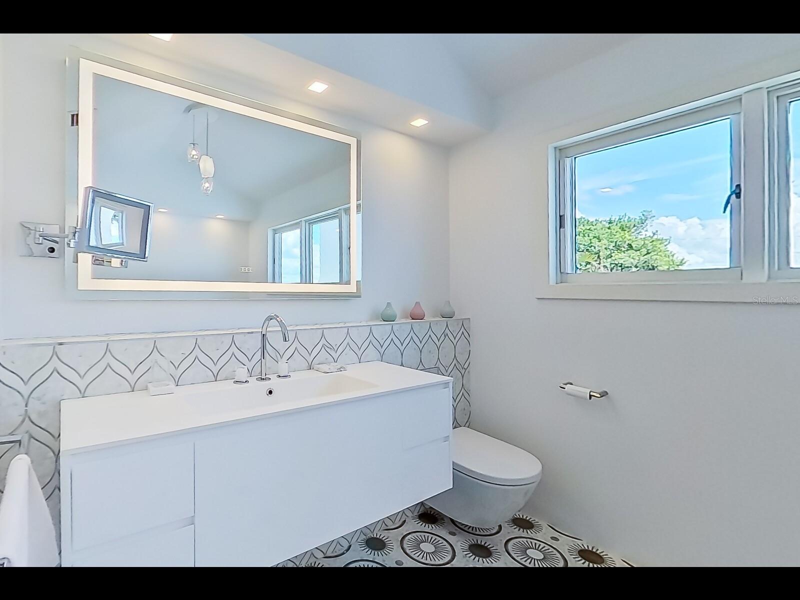 Image 52 of 66 For 2021 20th Street W