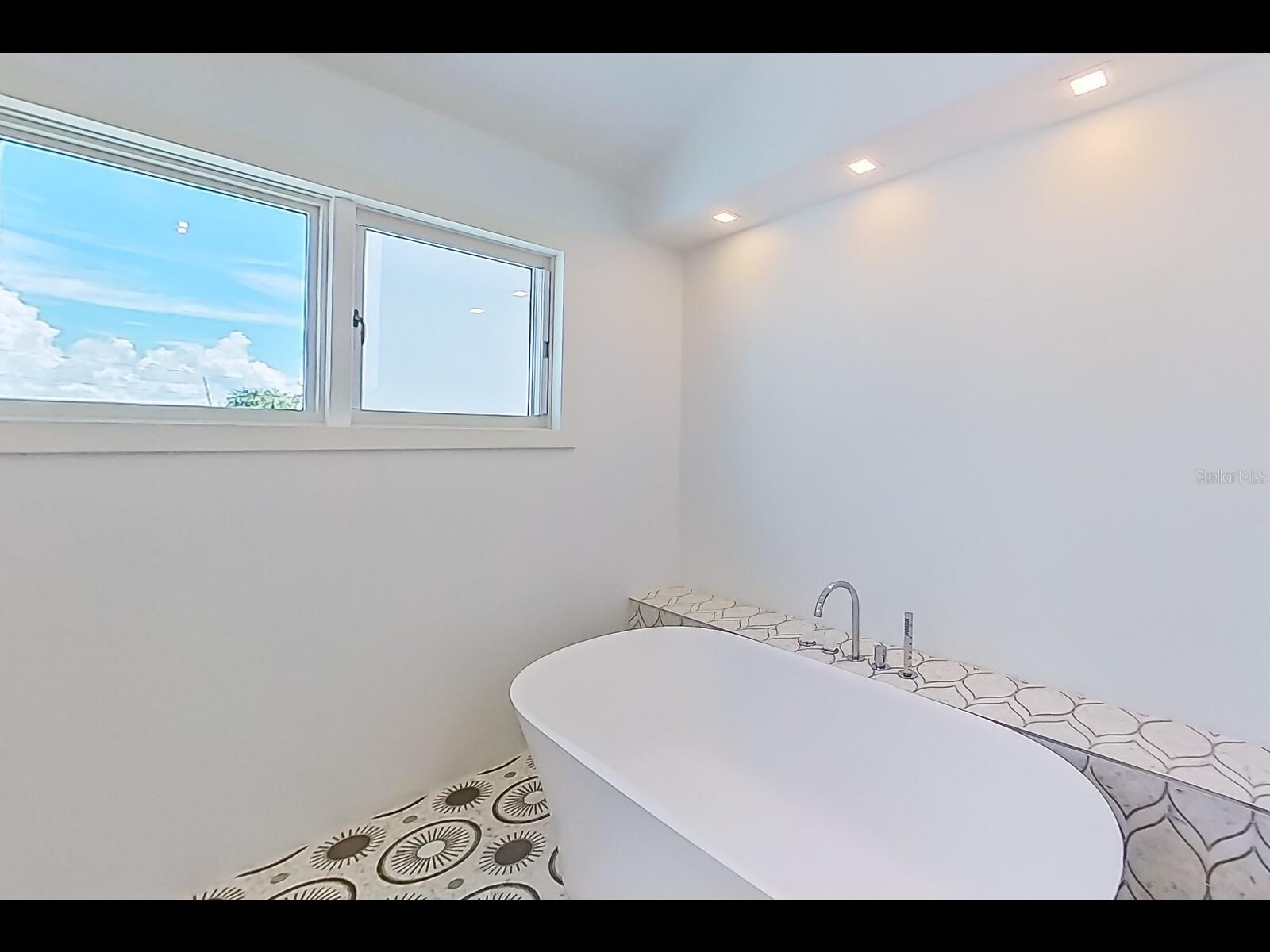 Image 53 of 66 For 2021 20th Street W