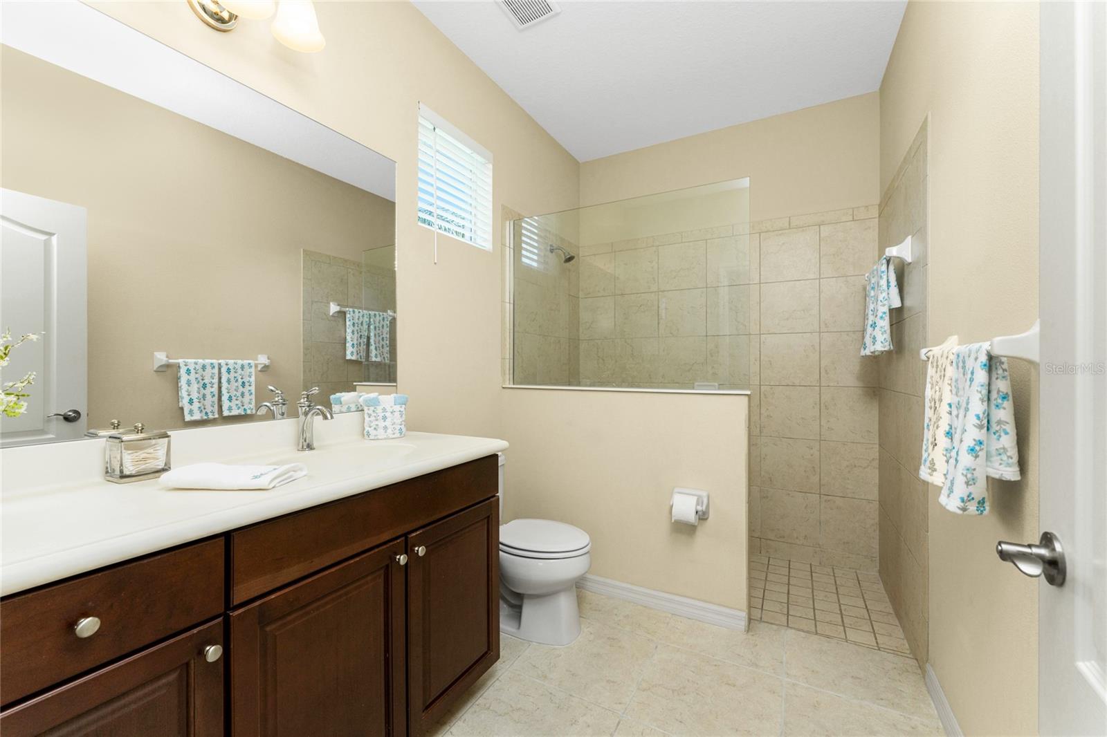 Image 32 of 55 For 10751 Lerwick Circle