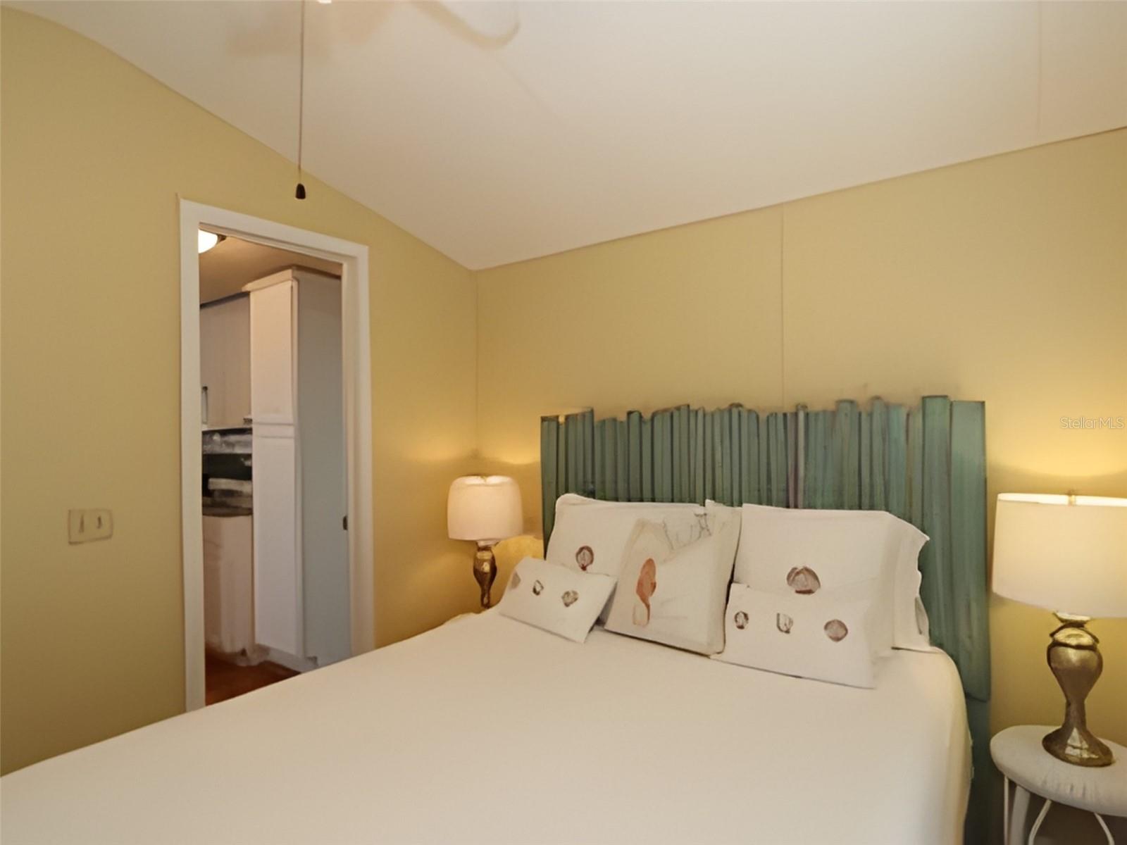 Image 12 of 51 For 1475 Flamingo Drive 122