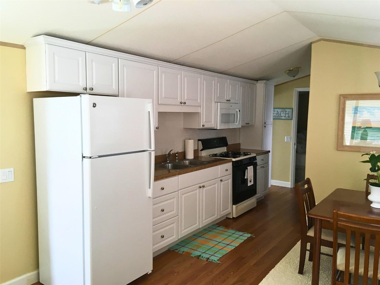 Image 8 of 51 For 1475 Flamingo Drive 122