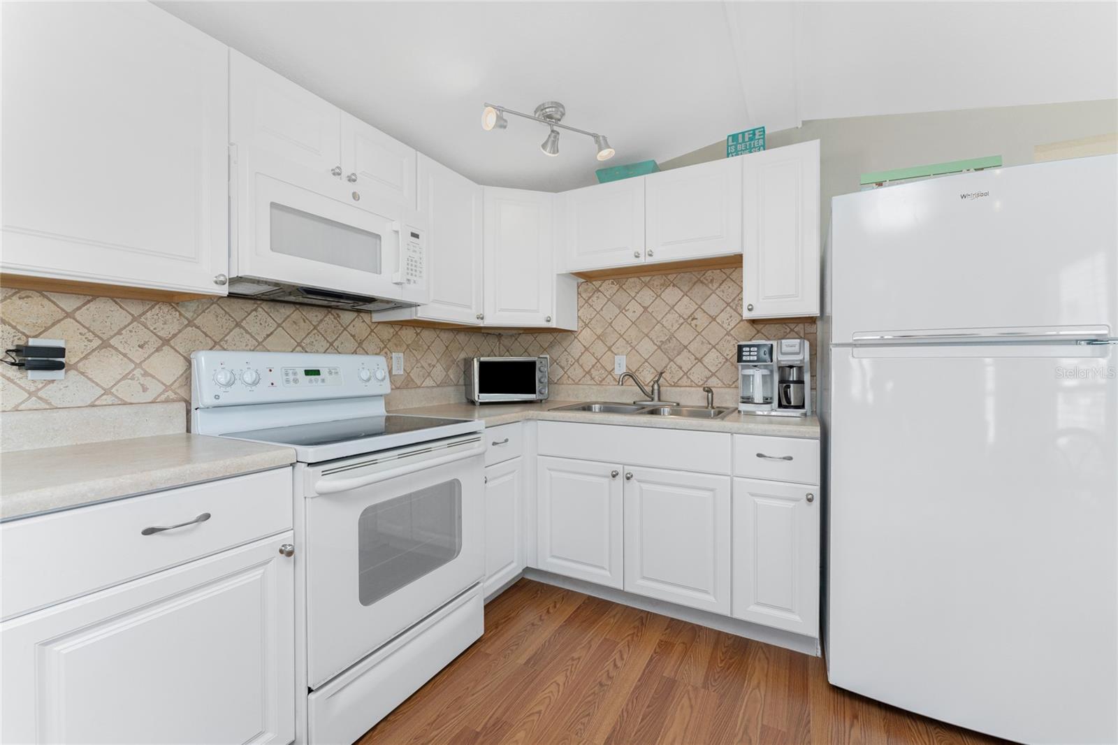 Image 16 of 60 For 1475 Flamingo Drive 333