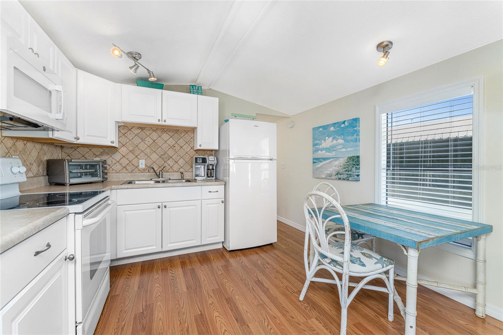 Image 6 of 60 For 1475 Flamingo Drive 333