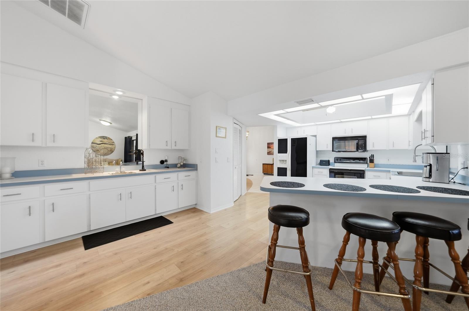 Image 14 of 55 For 5258 Boyle Terrace