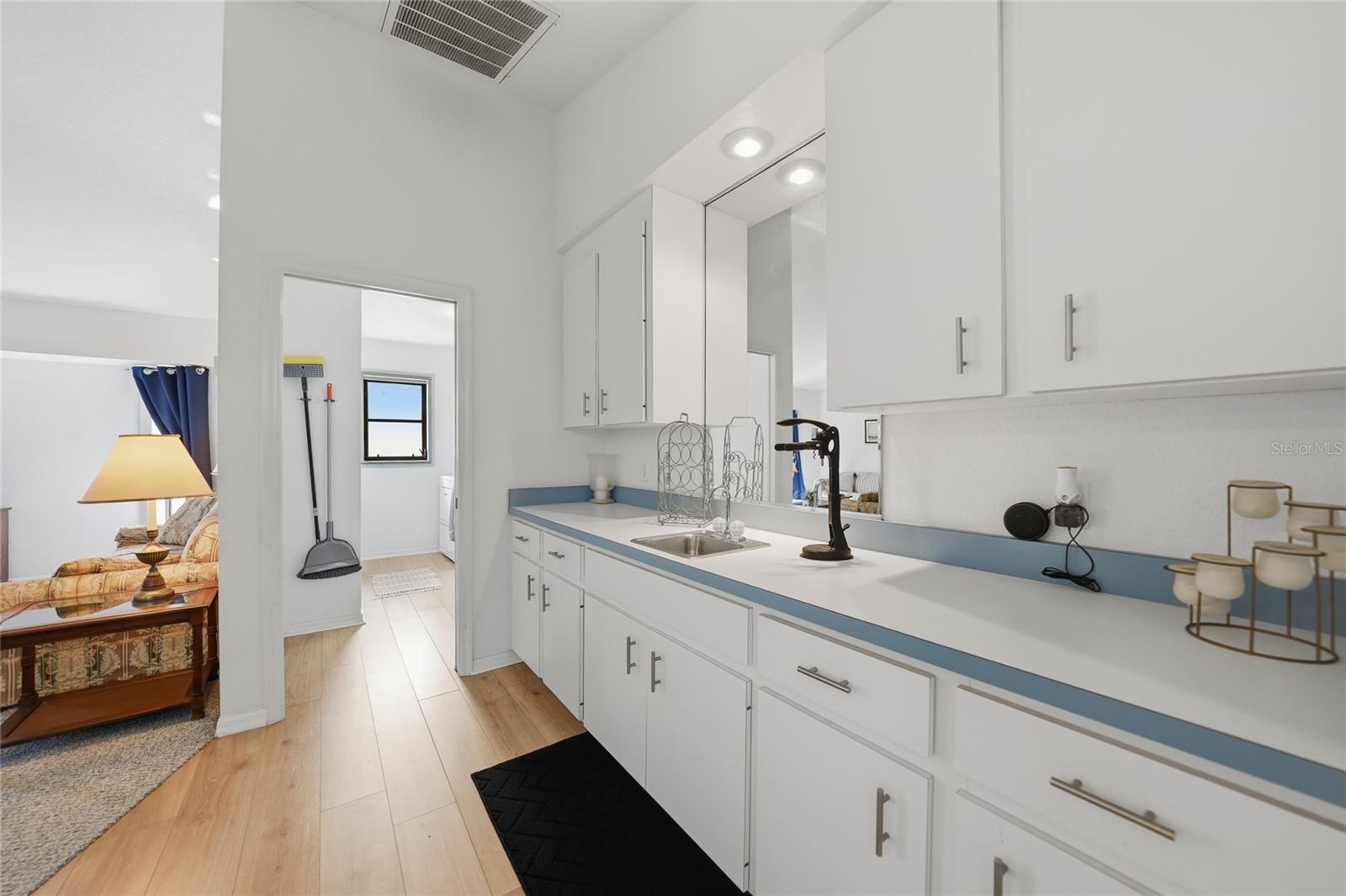 Image 17 of 55 For 5258 Boyle Terrace