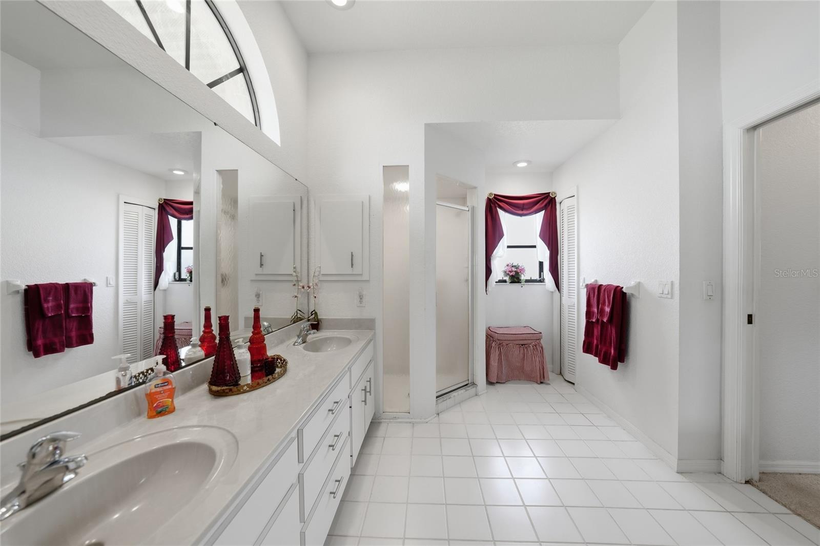 Image 26 of 55 For 5258 Boyle Terrace