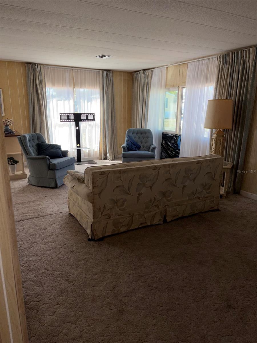 Image 2 of 26 For 1297 Kingfisher Drive