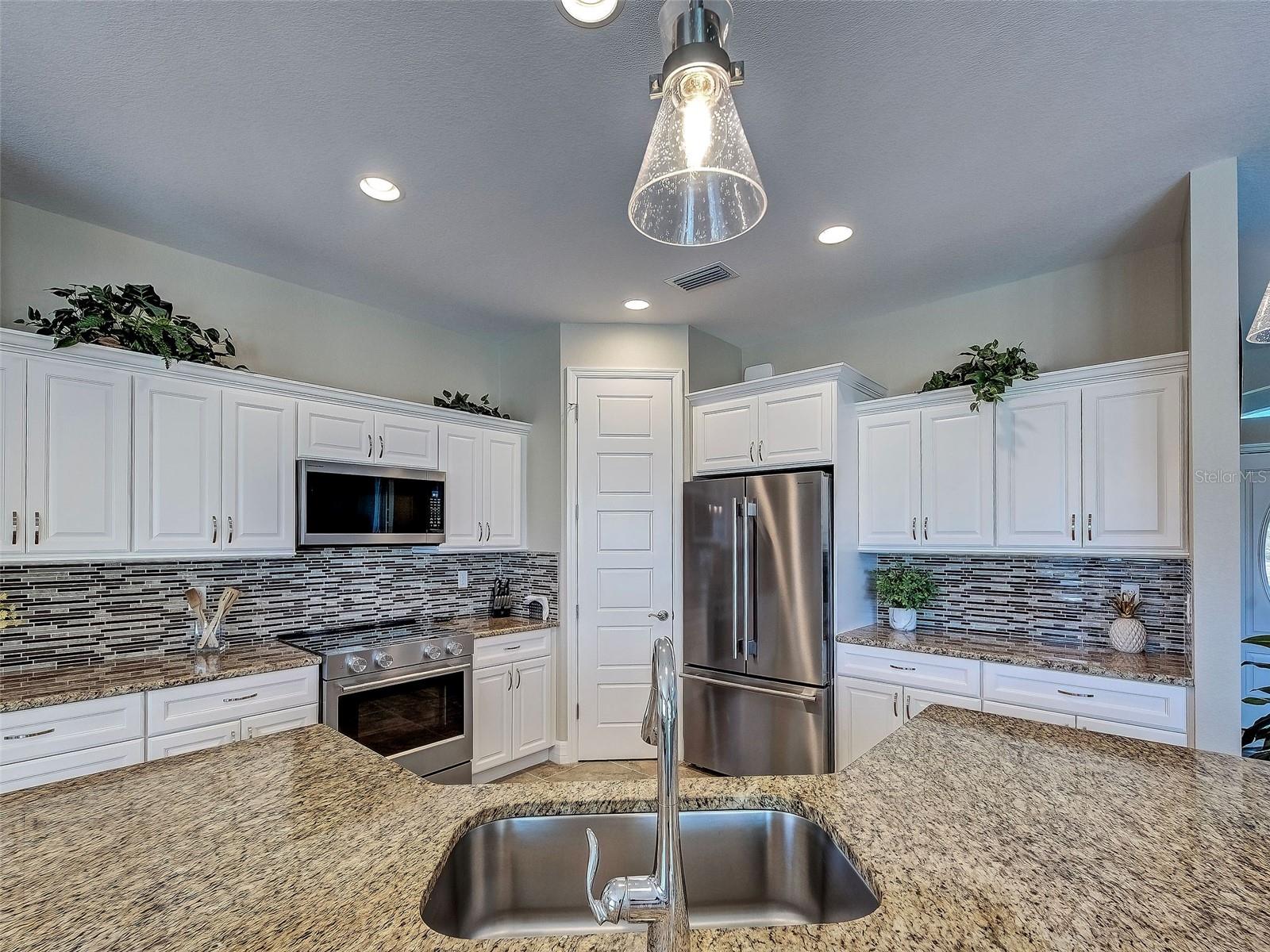 Image 7 of 65 For 138 Long Meadow Lane