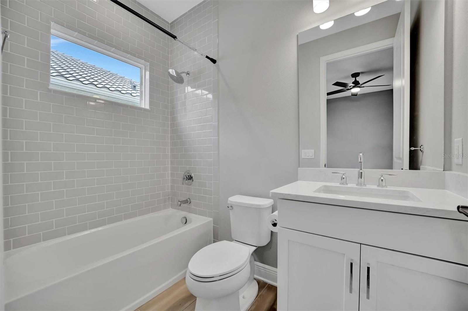 Image 10 of 25 For 10182 Crystal Isle Circle