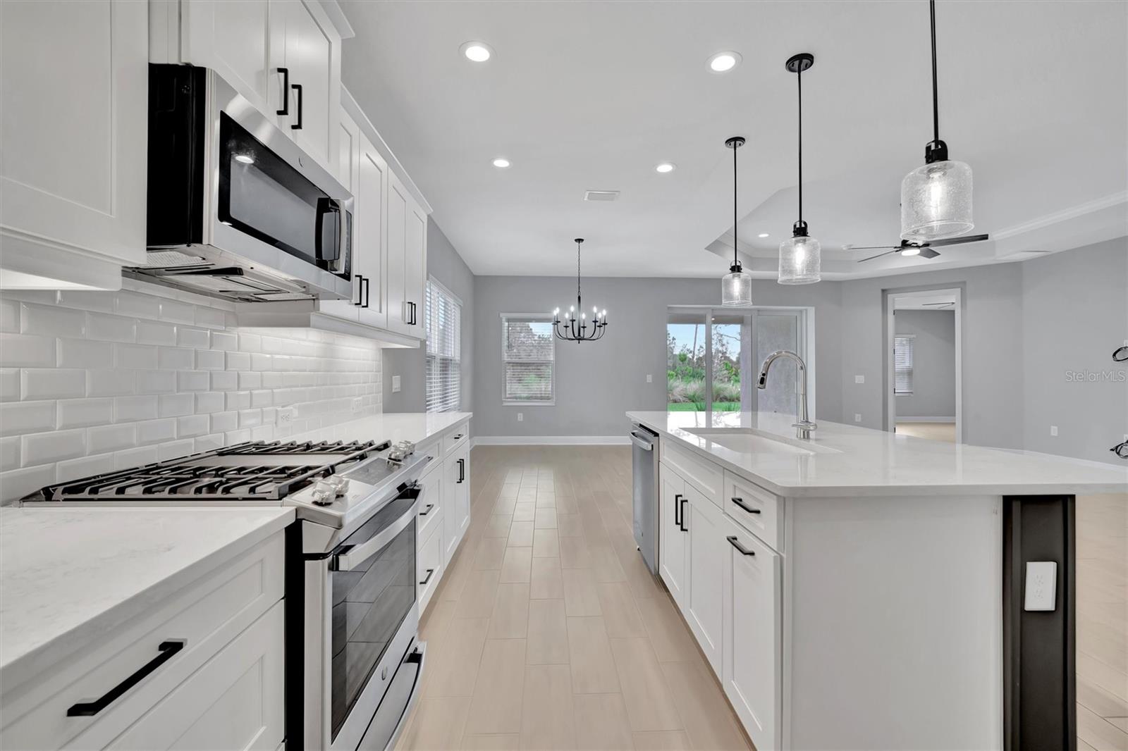 Image 13 of 25 For 10182 Crystal Isle Circle