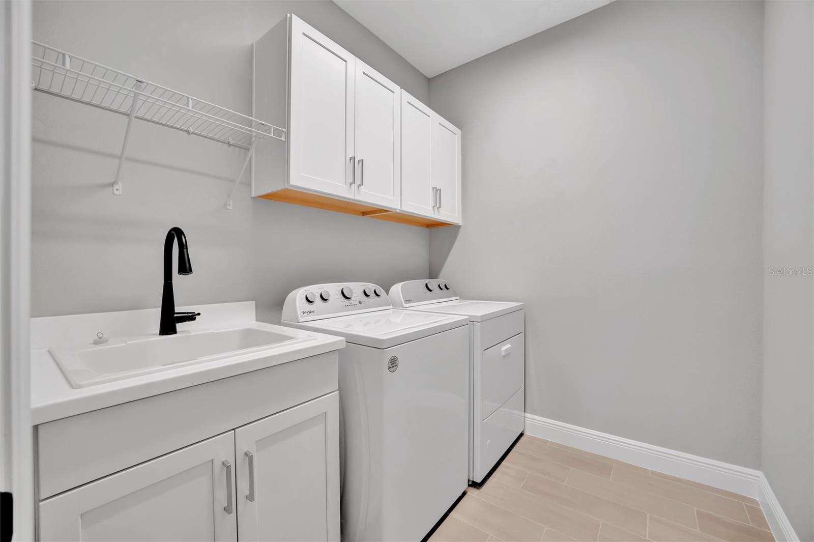 Image 7 of 25 For 10182 Crystal Isle Circle