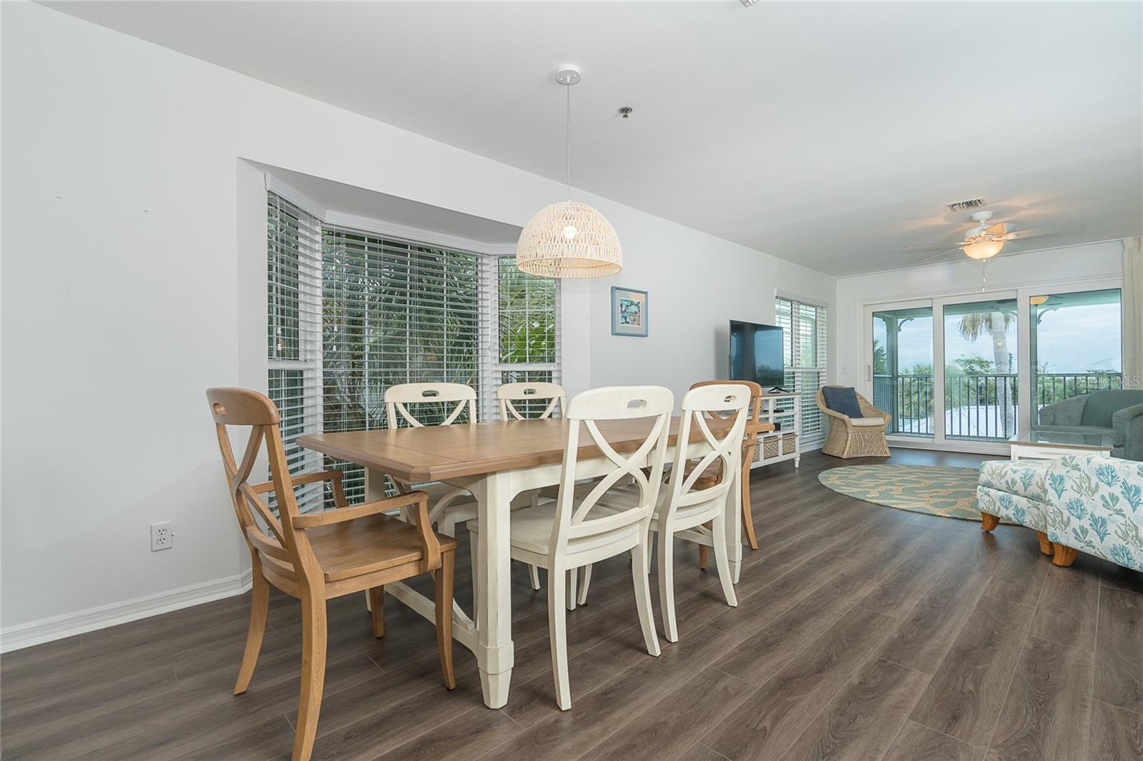 Listing photo id 8 for 7201 Rum Bay Dr  4122a