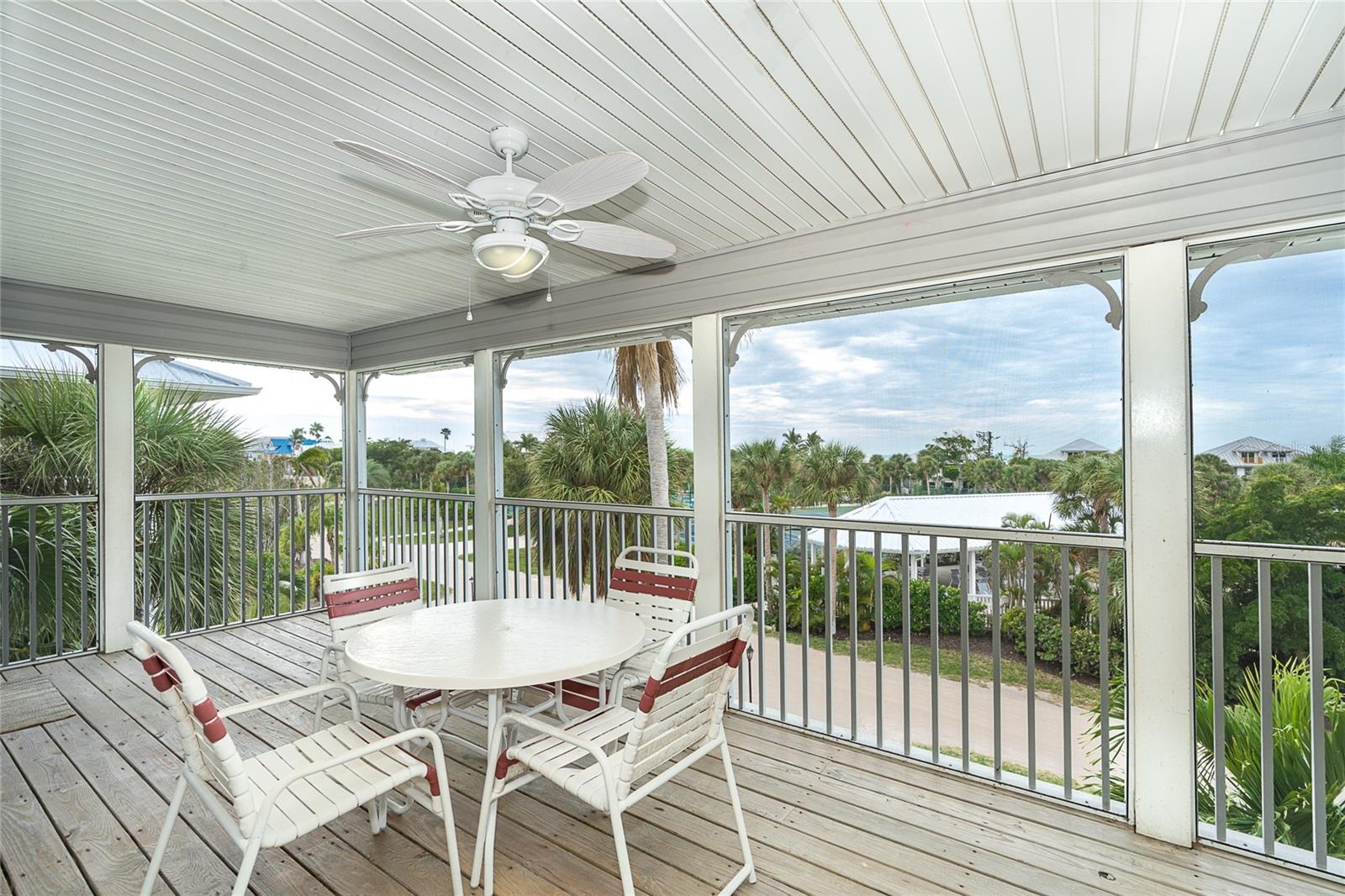 Listing photo id 13 for 7201 Rum Bay Dr  4122a