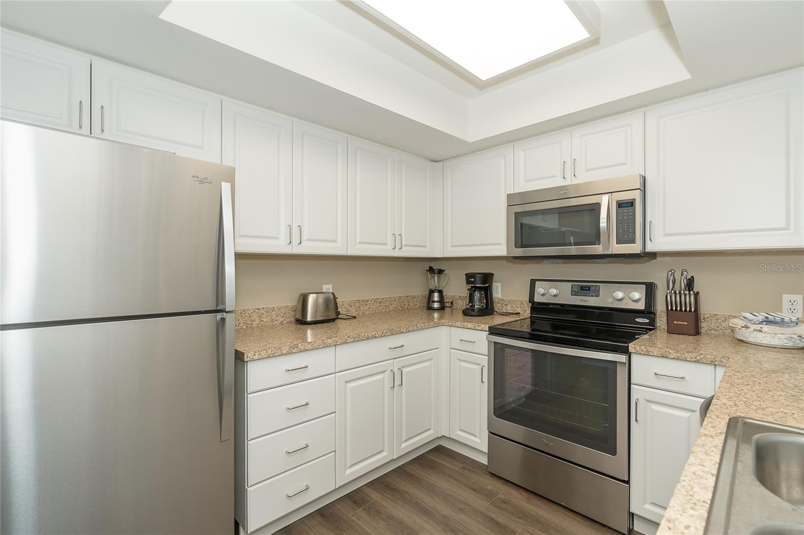 Listing photo id 5 for 7201 Rum Bay Dr  4122a