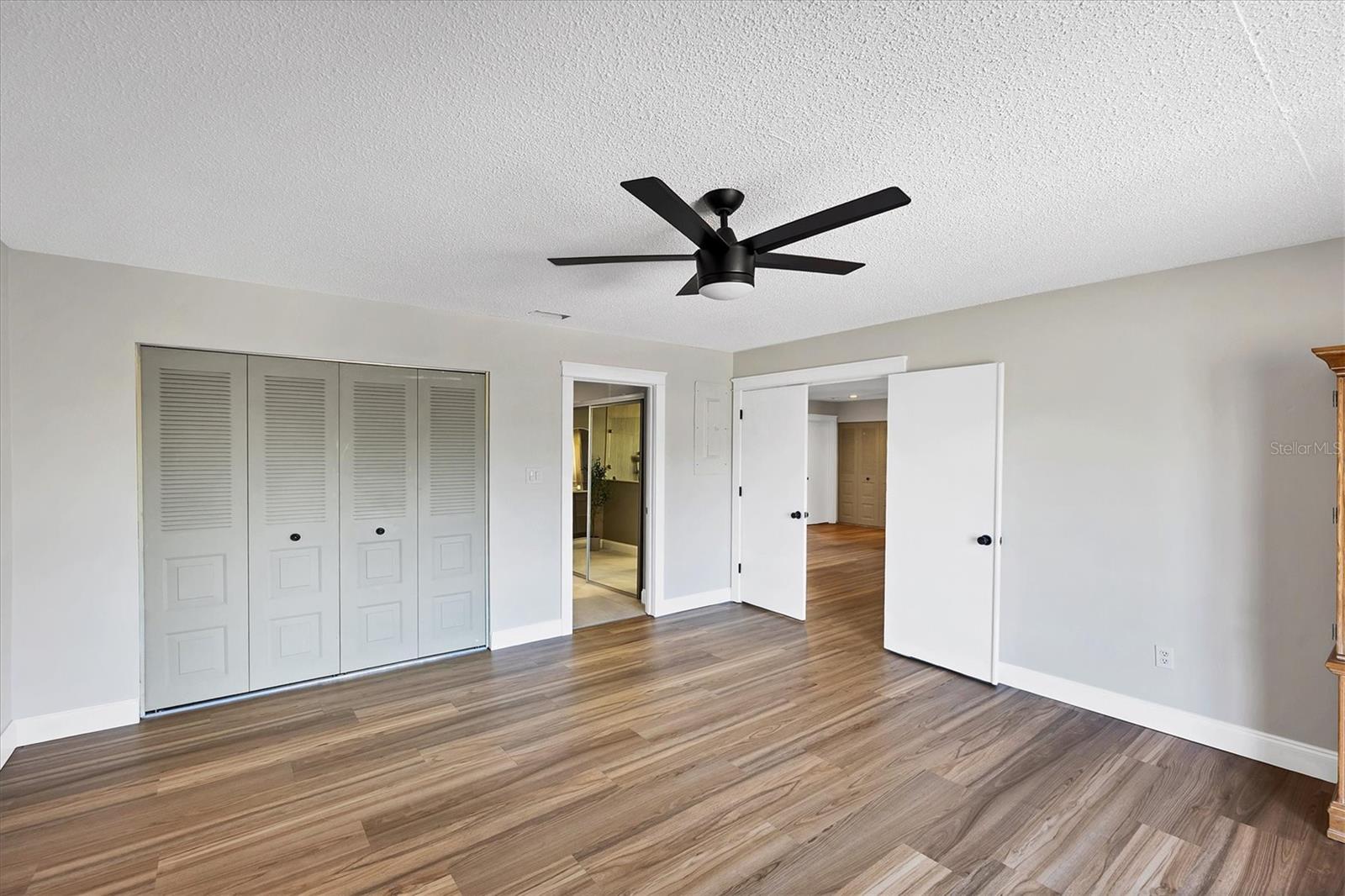 Image 21 of 43 For 5178 Wilton Court