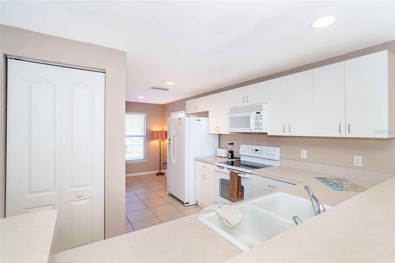 Image 10 of 50 For 8101 Memory Lane 122