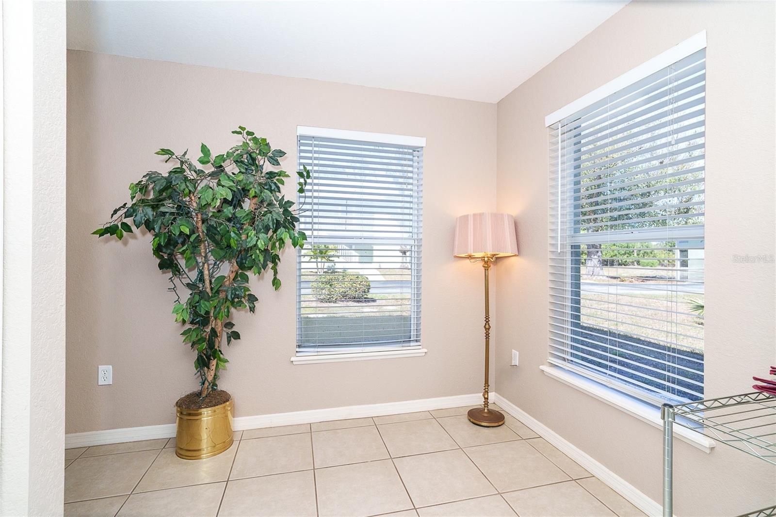 Image 13 of 50 For 8101 Memory Lane 122