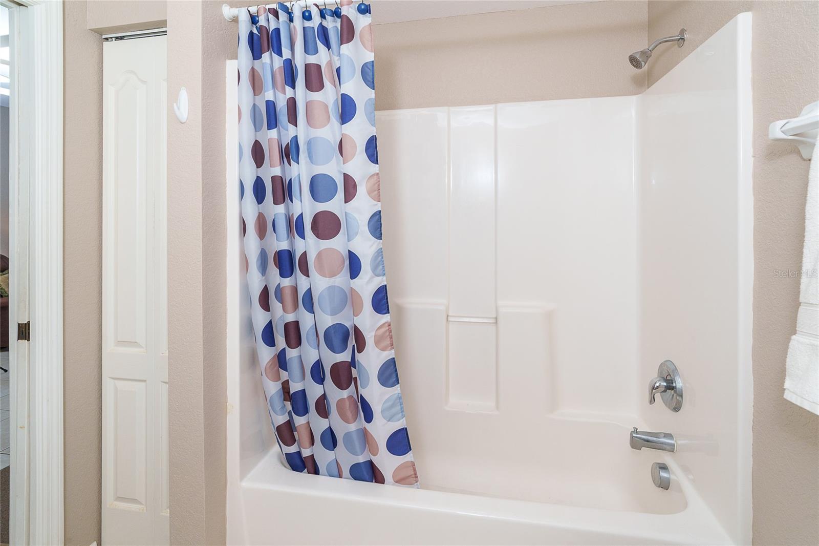 Image 32 of 50 For 8101 Memory Lane 122