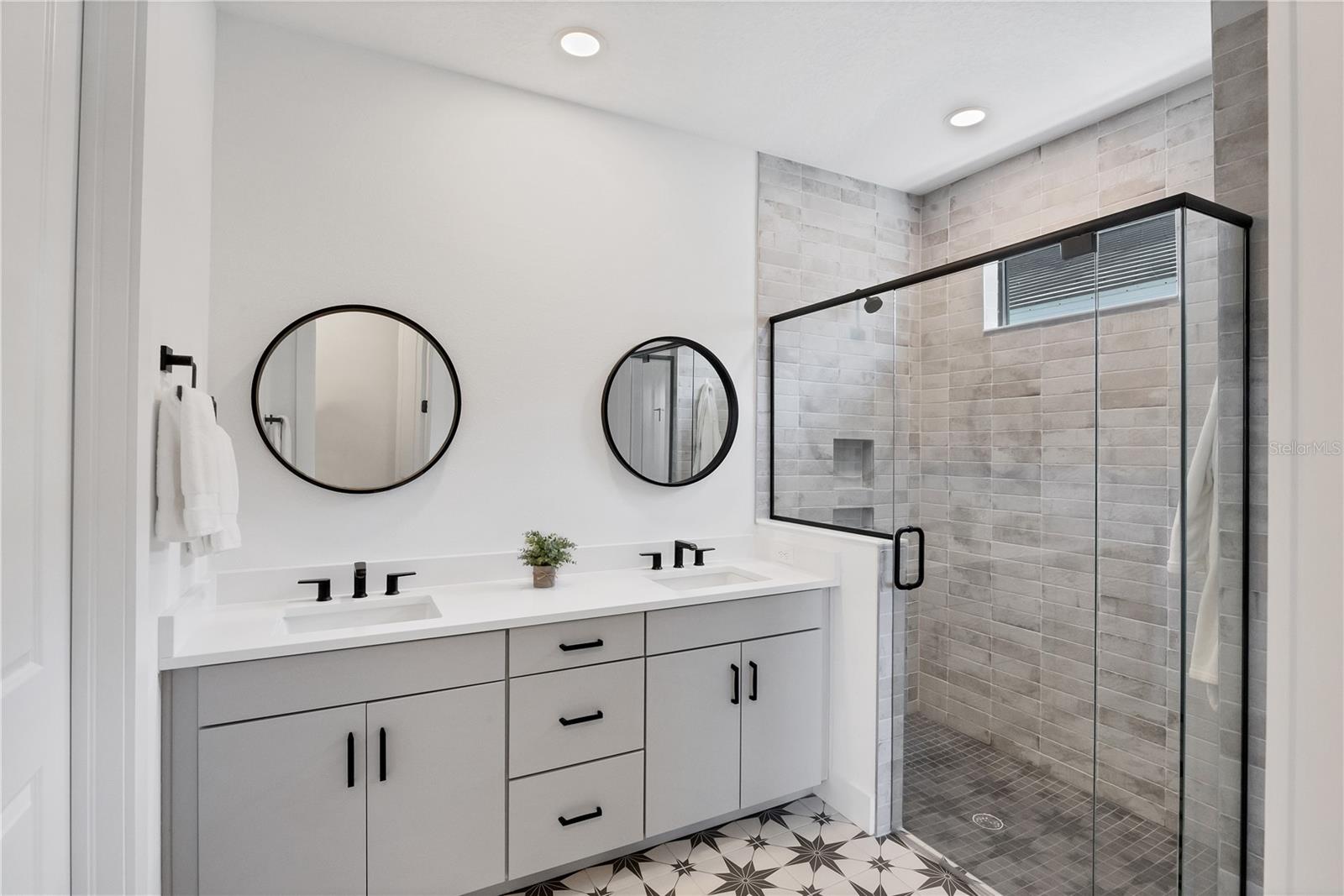 Image 15 of 44 For 18575 Midsummer Place